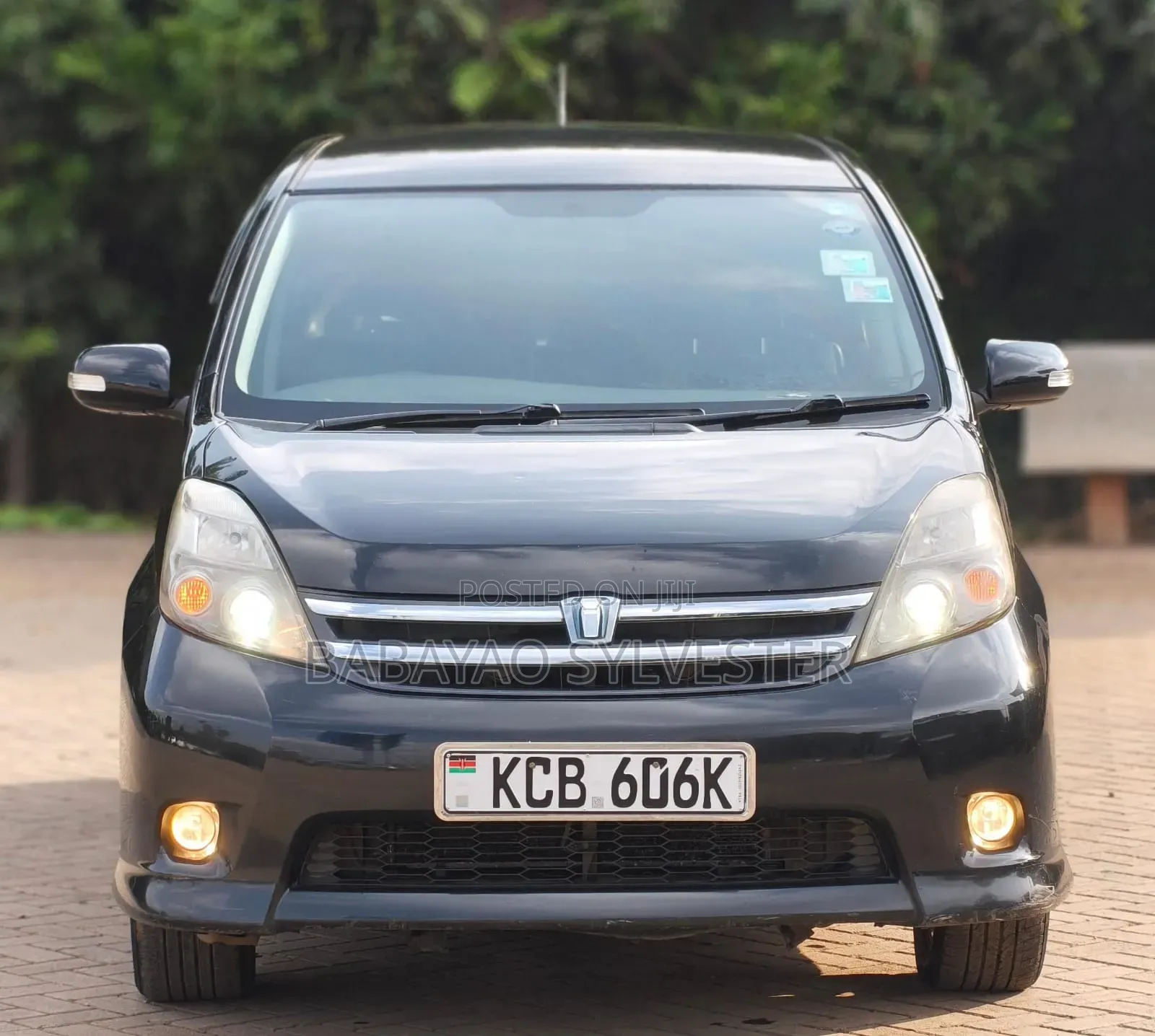 Toyota ISIS 2008 Black