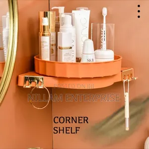 Rotating Triangle Bathroom Rack/ Cosmetic Organizer