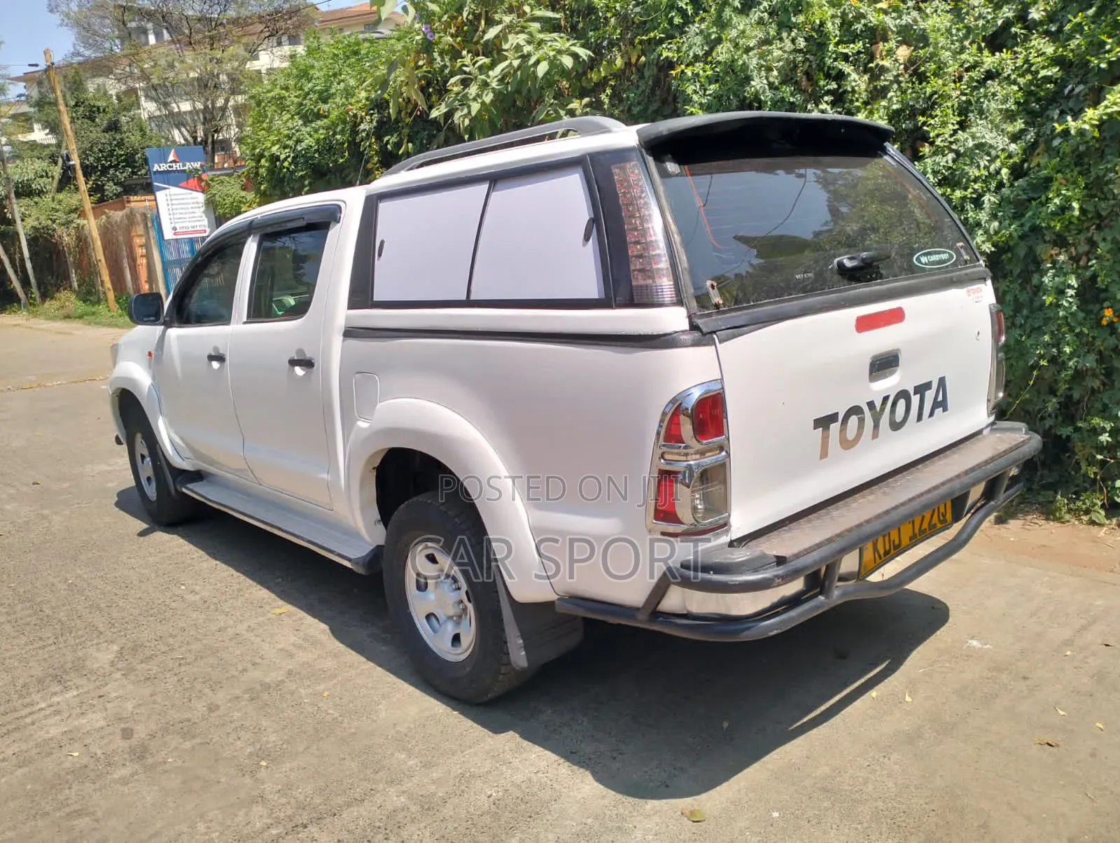Toyota Hilux 2012 White
