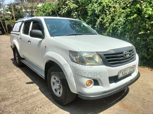 Toyota Hilux 2015 White