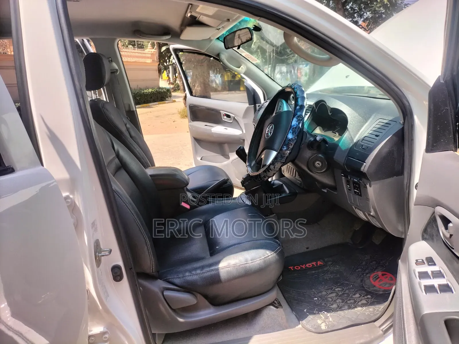Toyota Hilux 2015 White