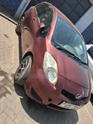 Toyota Vitz 2008 Maroon