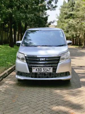 Toyota Noah 2014 Silver