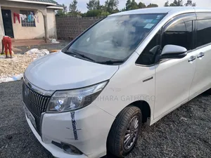 Toyota Esquire 2017 White