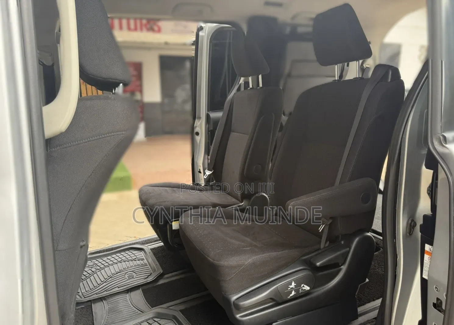 Toyota Noah 2017 Silver