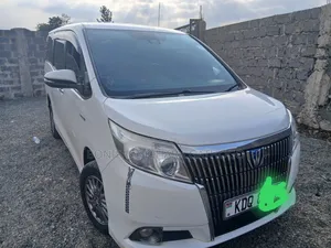 Toyota Esquire 2017 White