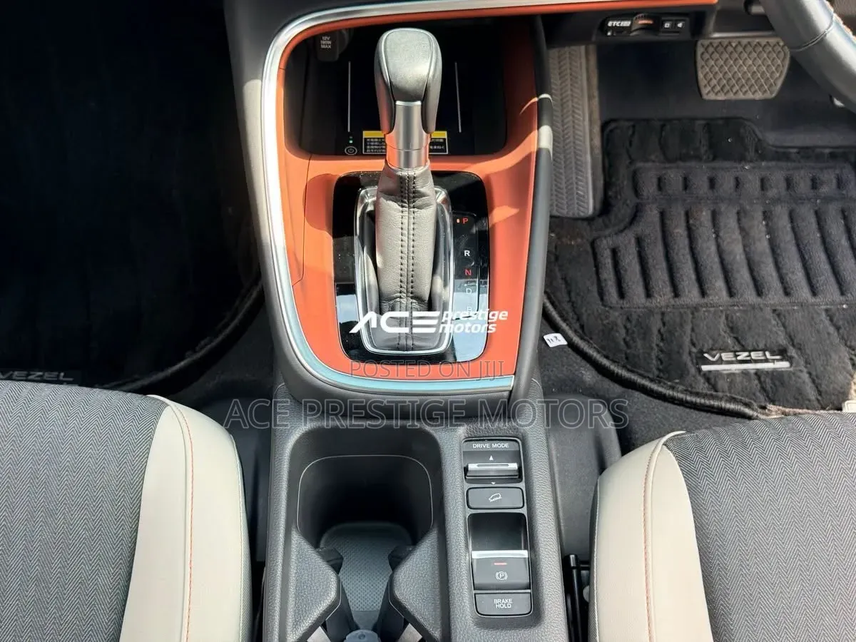Honda Vezel 2021 Pearl