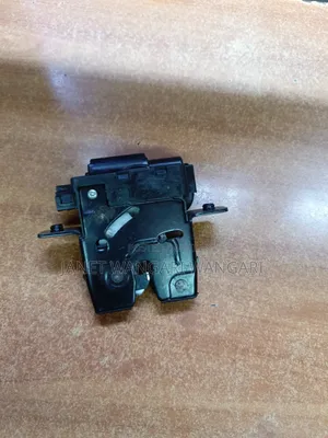 Bootlock Nissan Tiida 2006-2012