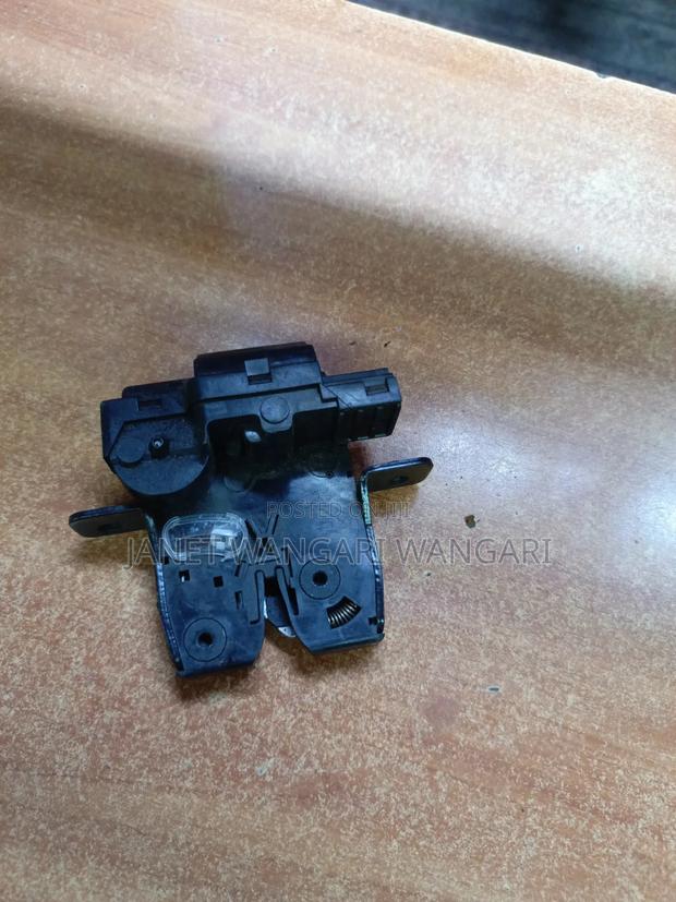 Bootlock Nissan Tiida 2006-2012 - thumbnail 2