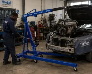 Car Engine Crane