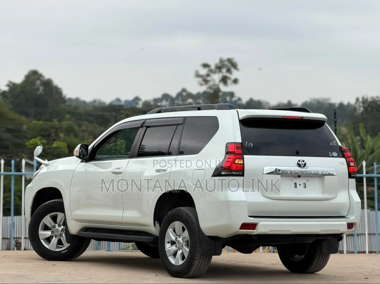 Toyota Land Cruiser Prado 2.7 2019 White