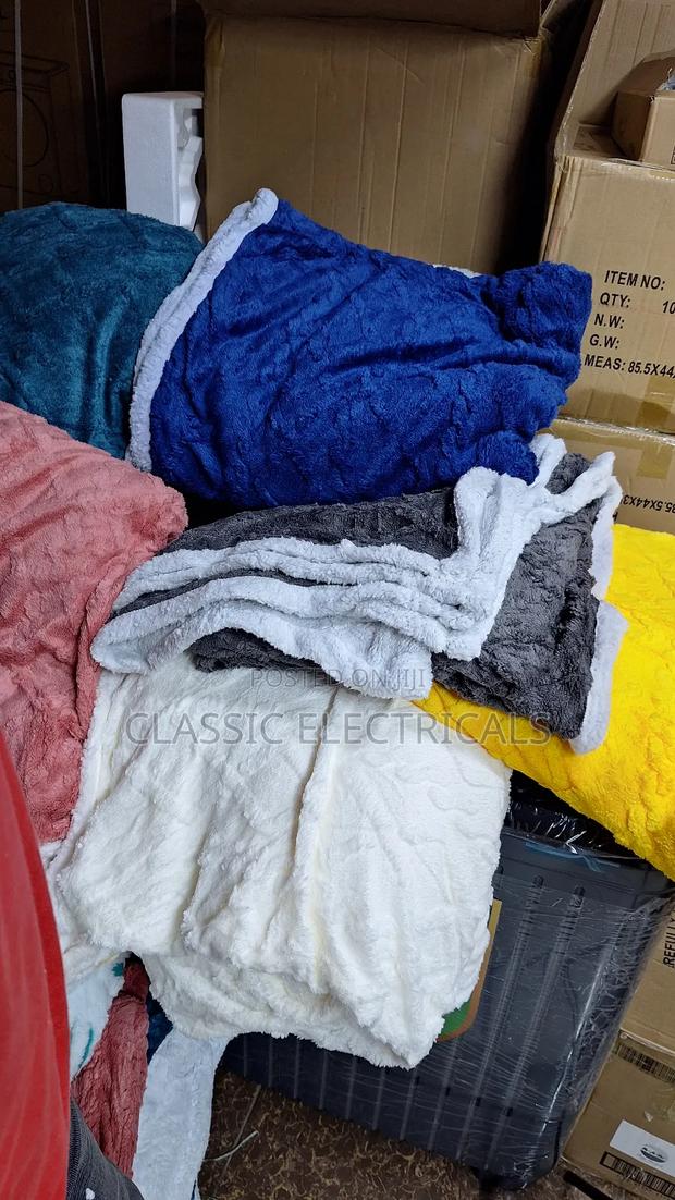 Fleece Blanket - thumbnail 2