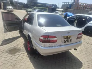 Toyota Corolla 2000 Silver
