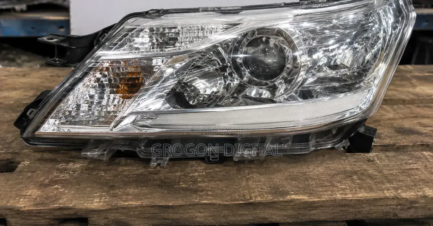 Toyota Fielder 2016–2017Ex Japan Headlight