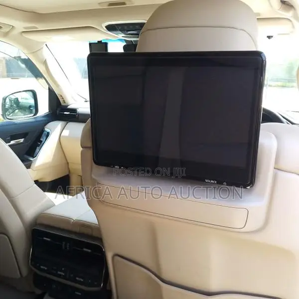 Toyota Land Cruiser LC300 2022 White