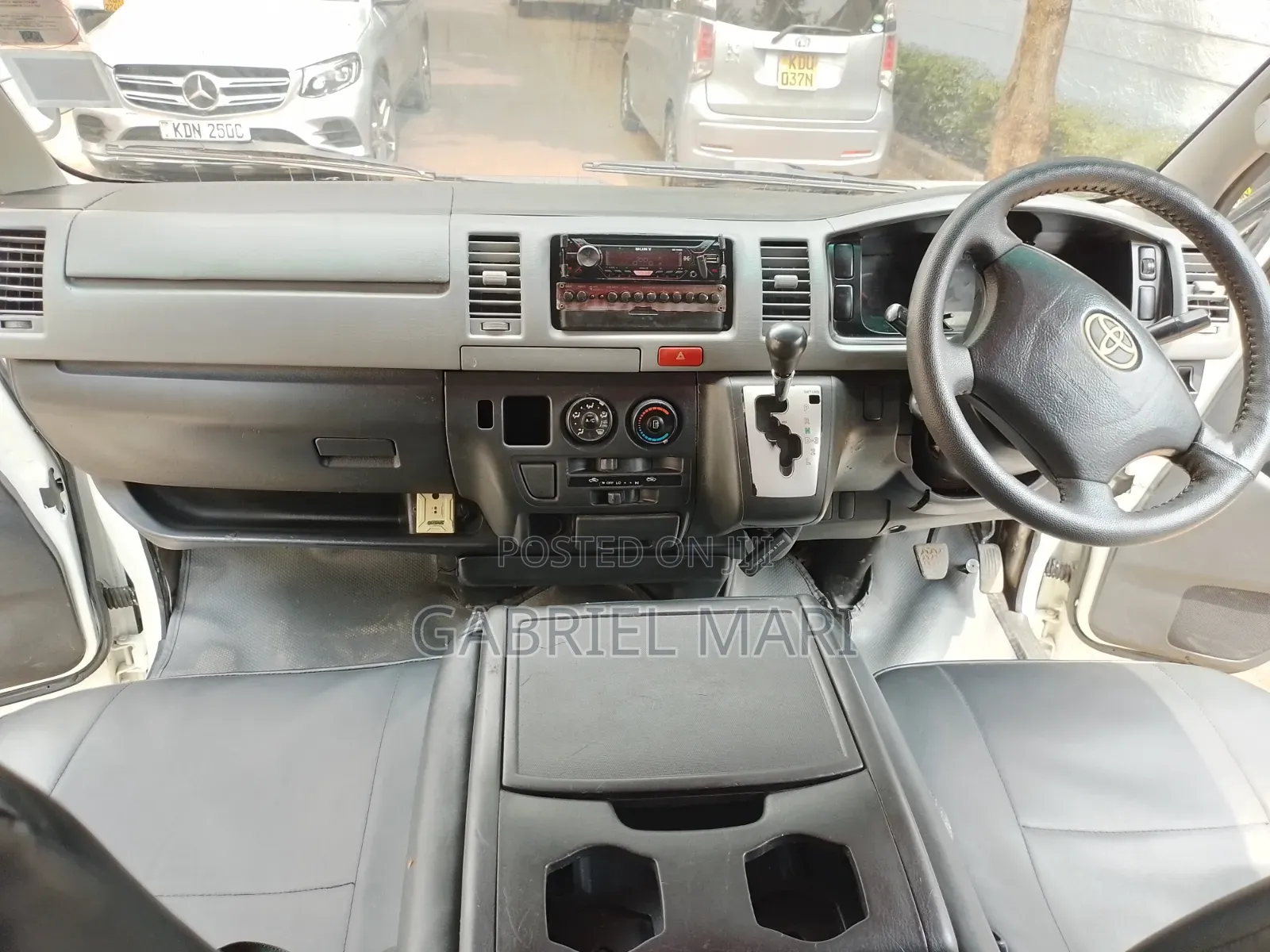 Toyota HiAce 2012 White