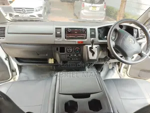 Toyota HiAce 2012 White