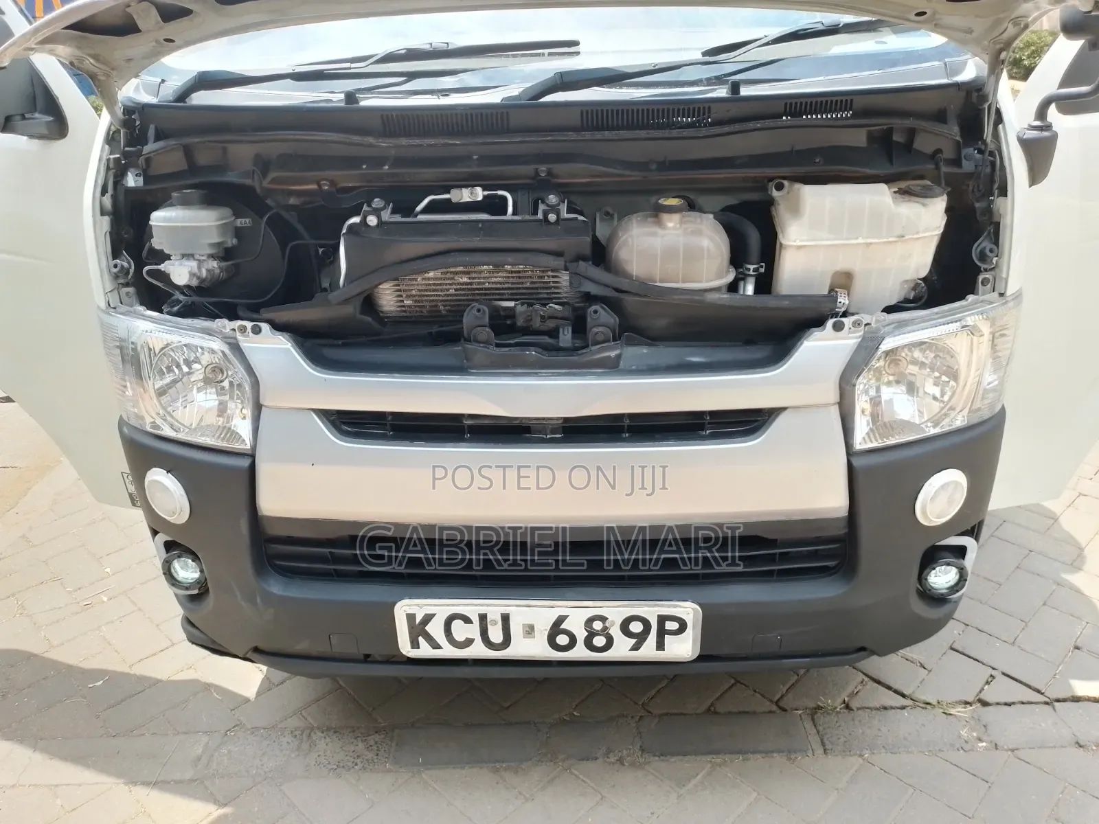Toyota HiAce 2012 White