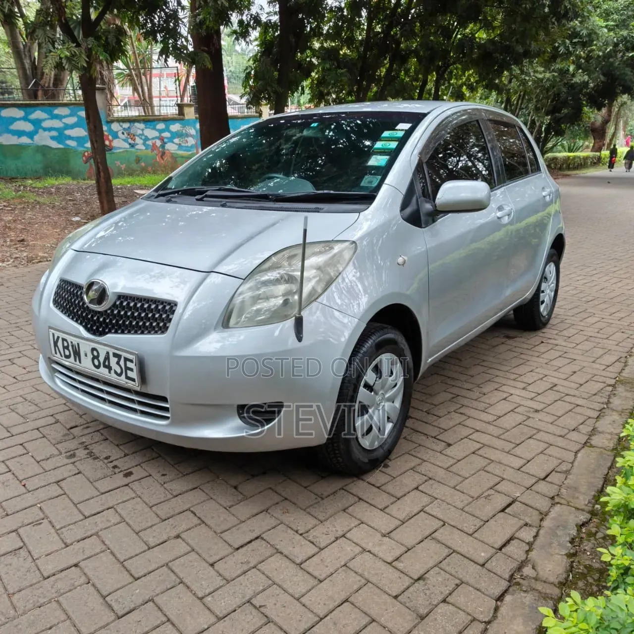 Toyota Vitz 2006 Silver
