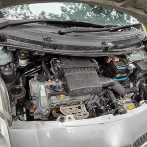 Toyota Vitz 2006 Silver