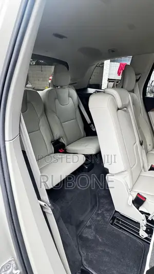 Volvo XC90 T6 Inscription AWD (2.0L 4cyl 8A) 2017 Beige