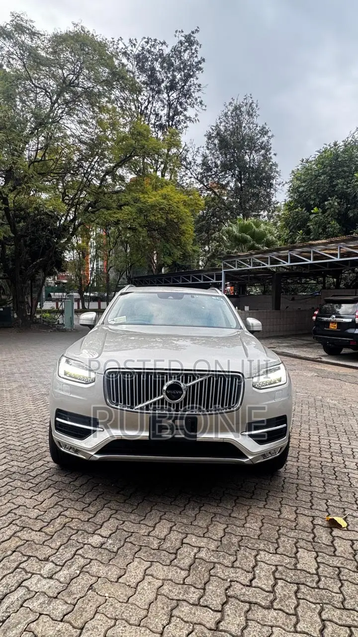 Volvo XC90 T6 Inscription AWD (2.0L 4cyl 8A) 2017 Beige