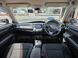 Toyota Axio 2019 Silver