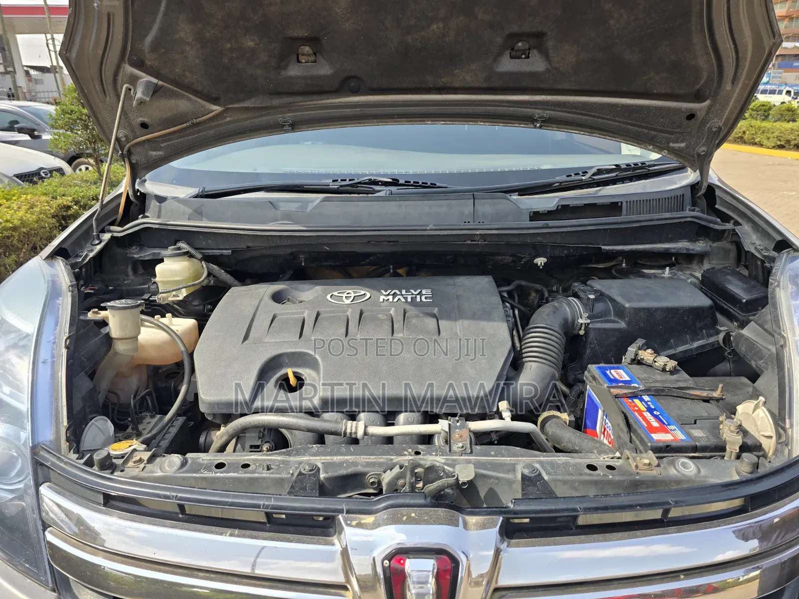 Toyota ISIS 2011 Gray