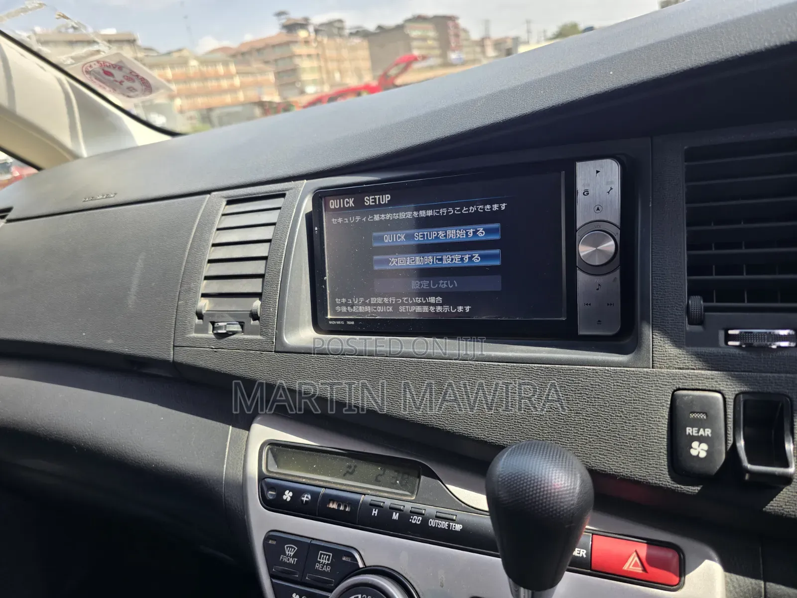 Toyota ISIS 2011 Gray