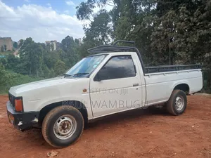 Nissan Pick-Up 1989 White