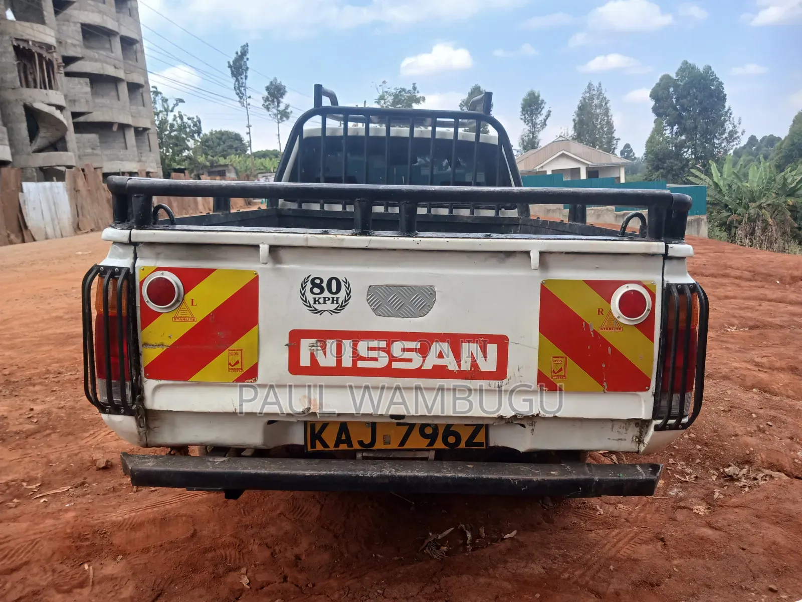 Nissan Pick-Up 1989 White