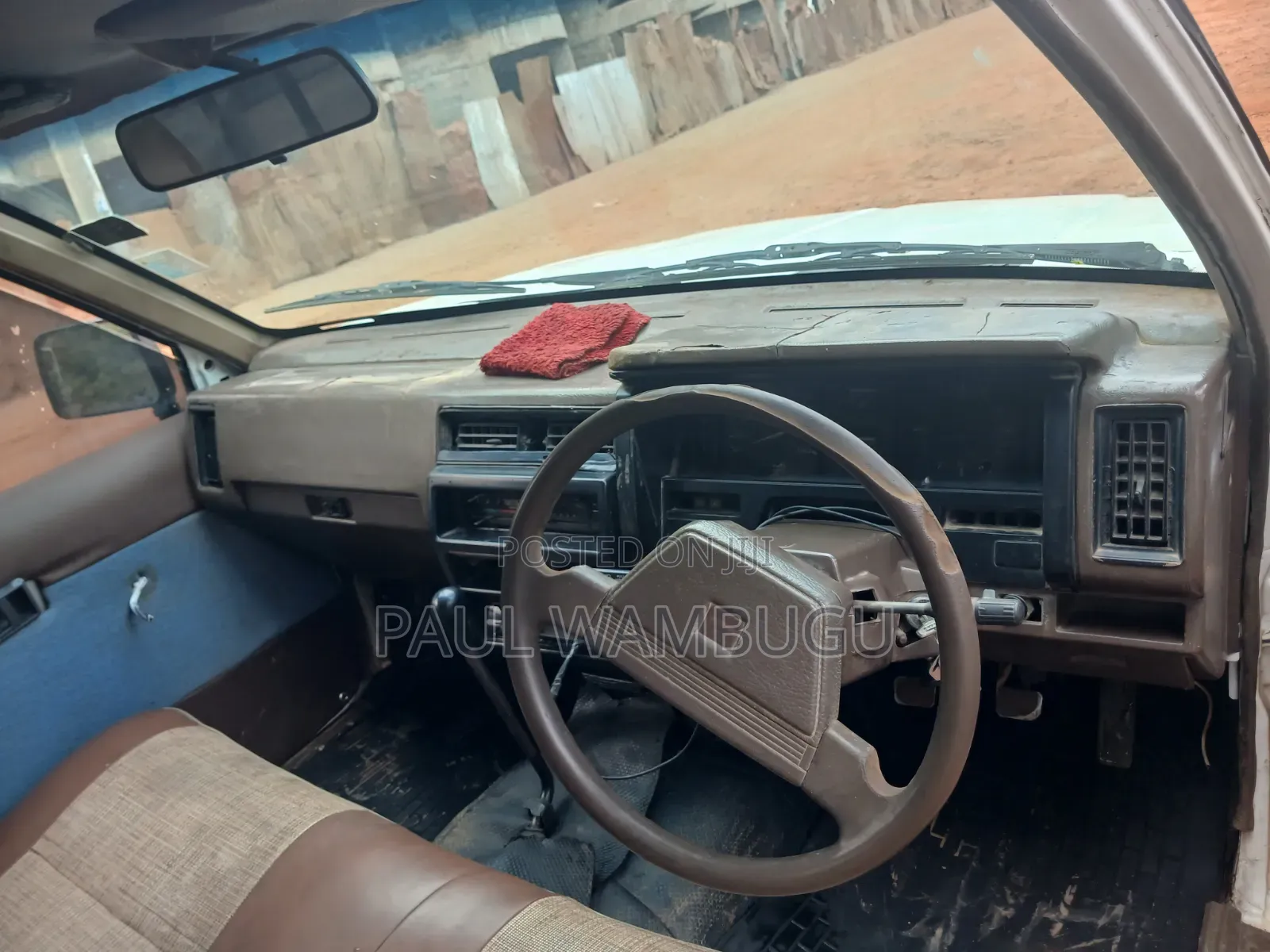 Nissan Pick-Up 1989 White