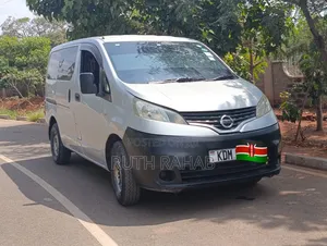 Nissan NV350 2015 Silver