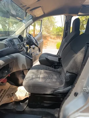 Nissan NV350 2015 Silver