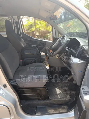 Nissan NV350 2015 Silver