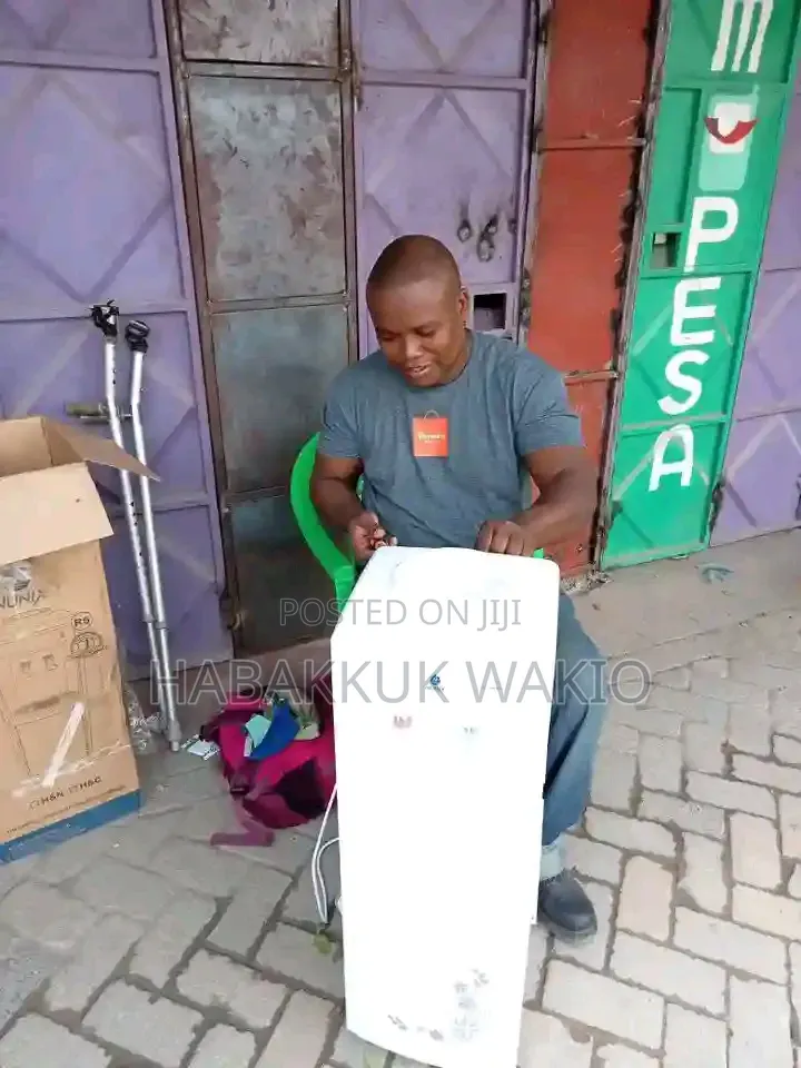 Fundi Wa Fridge = Refrigeration Technician