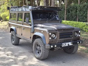 Land Rover Defender 2012