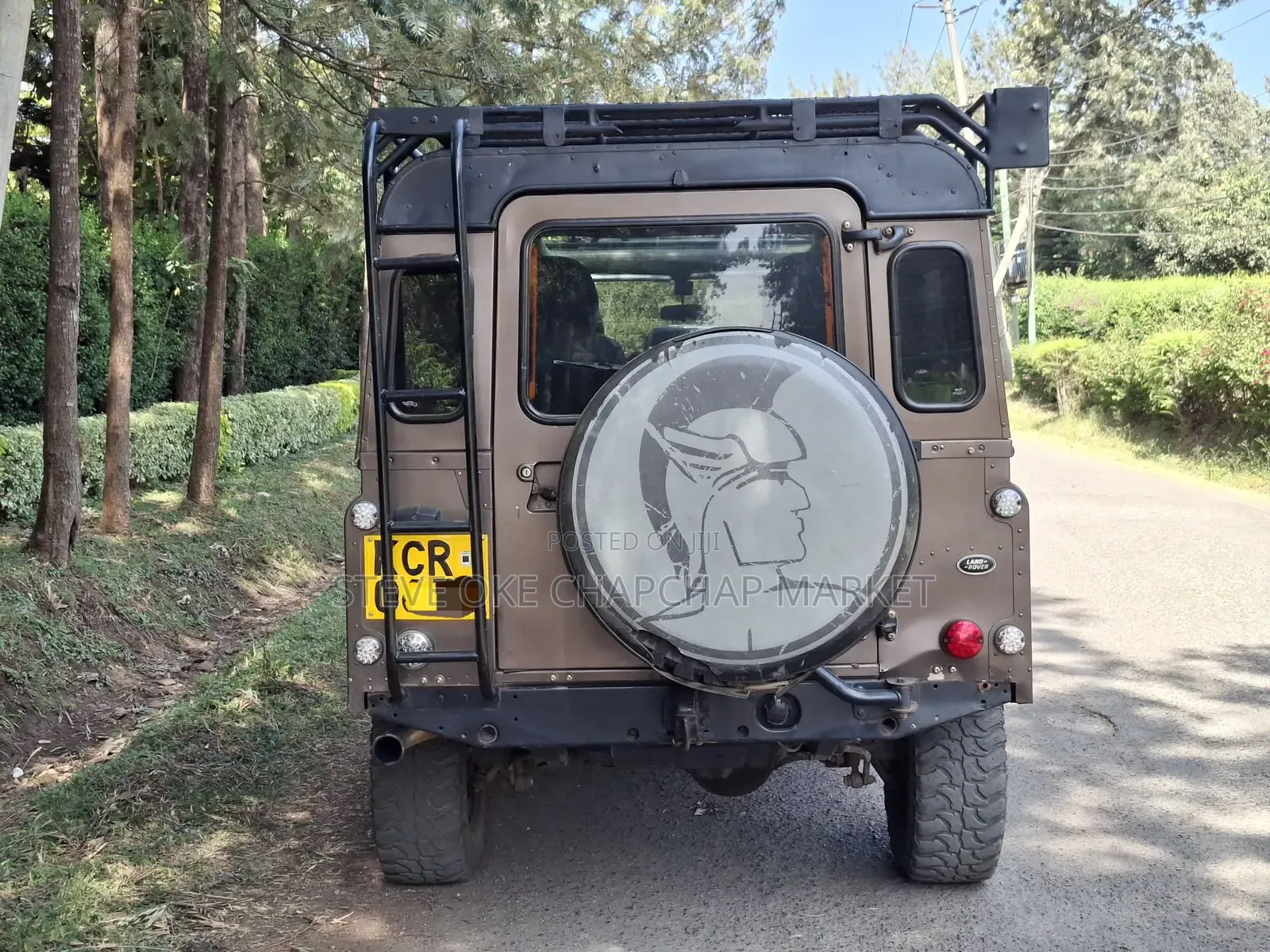 Land Rover Defender 2012