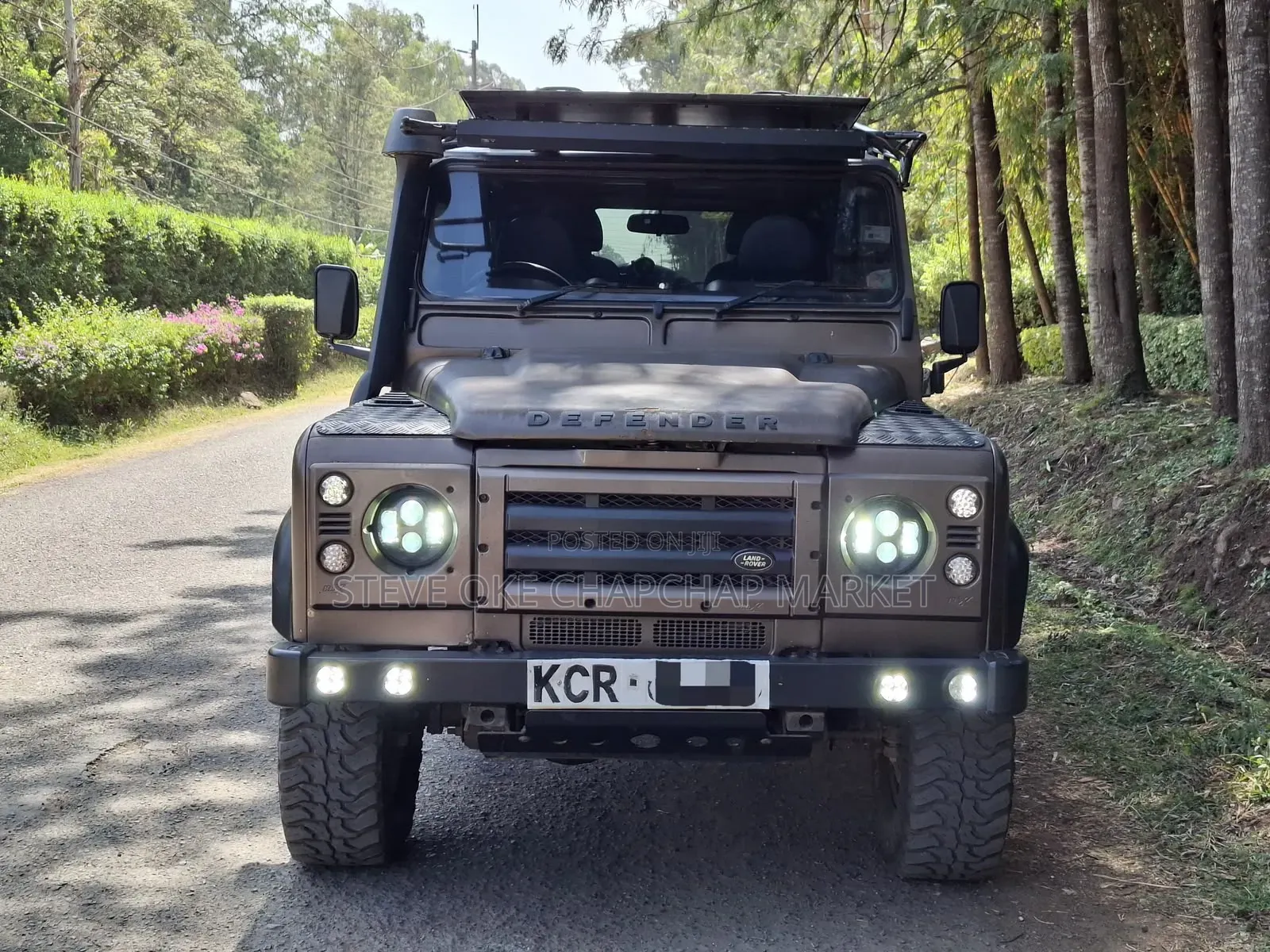 Land Rover Defender 2012