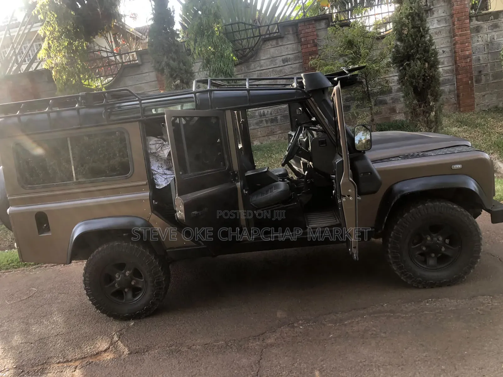 Land Rover Defender 2012