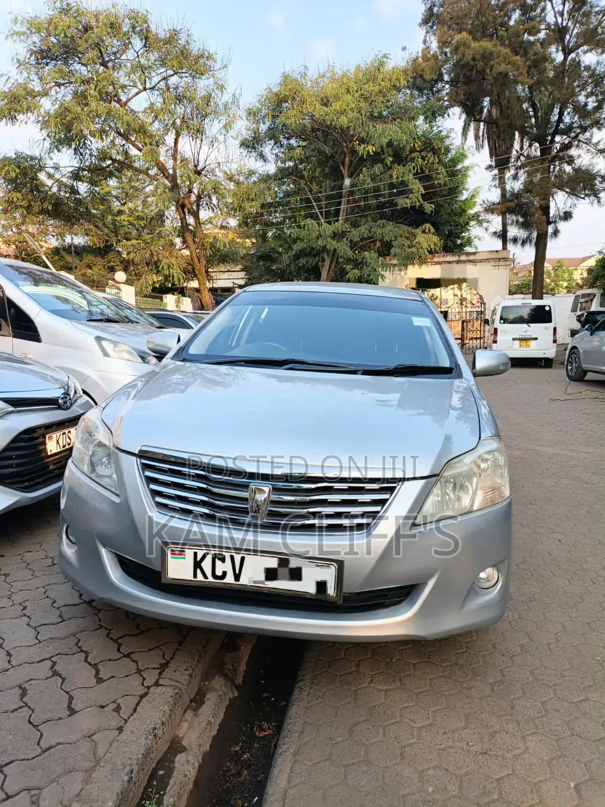 Toyota Premio 2012 Silver