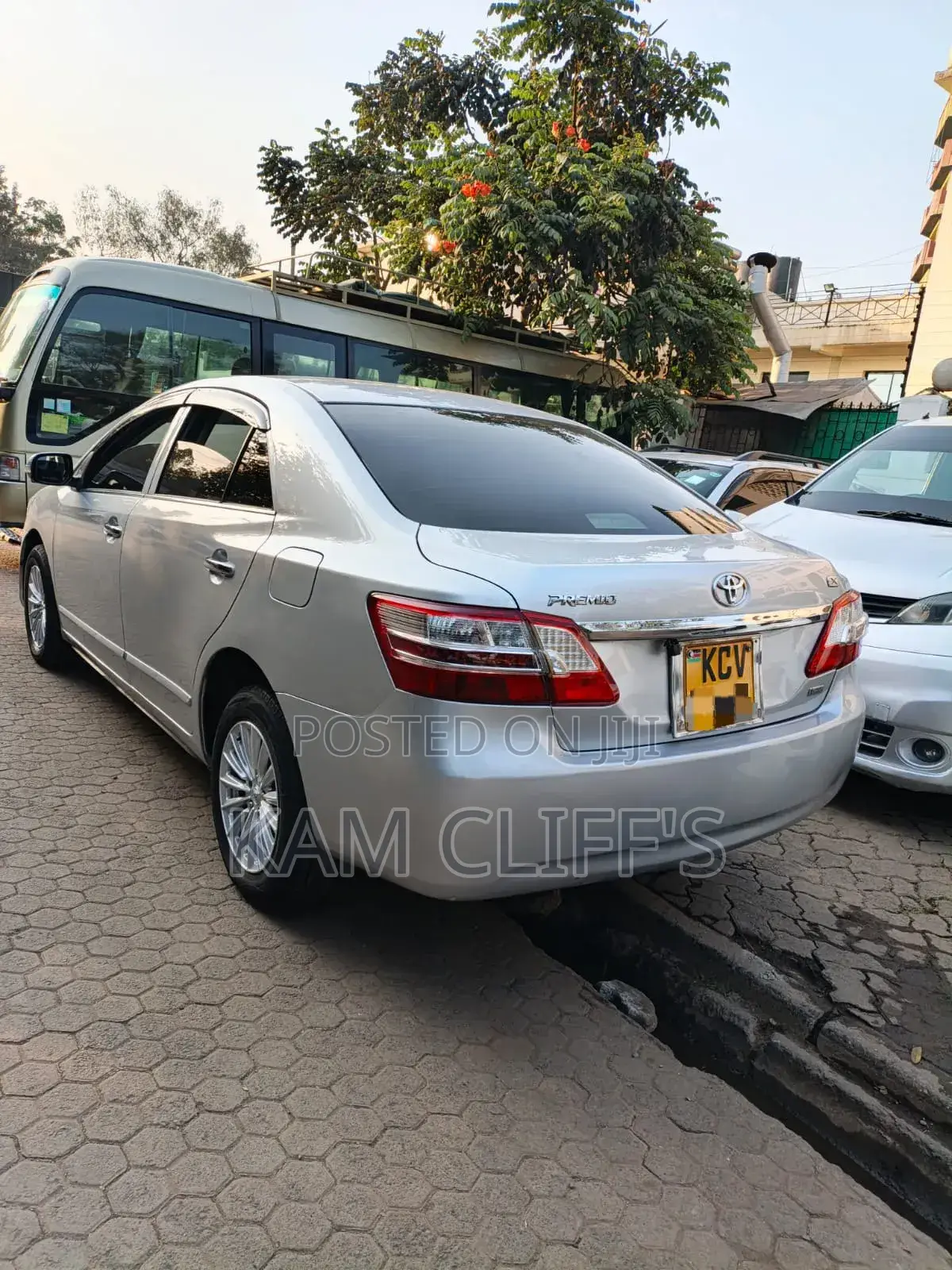 Toyota Premio 2012 Silver