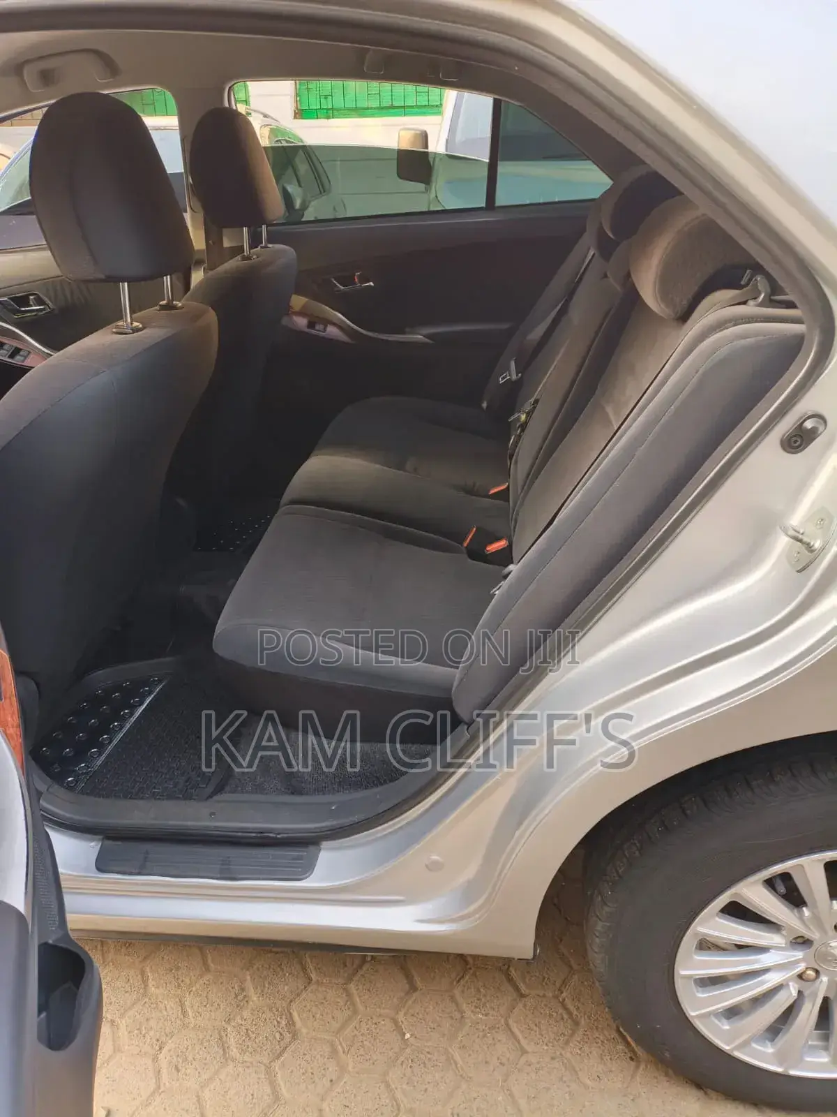 Toyota Premio 2012 Silver