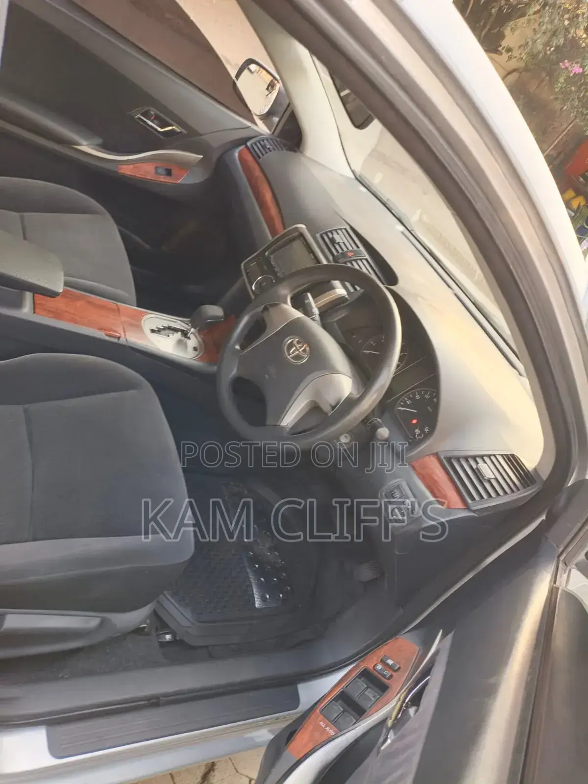 Toyota Premio 2012 Silver