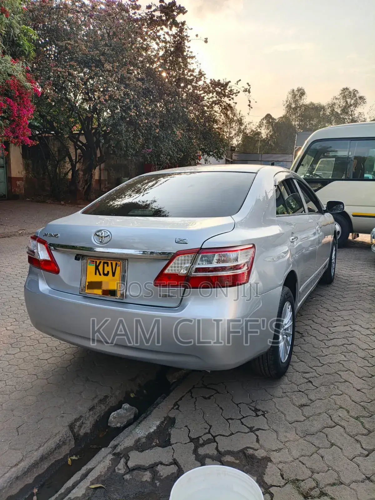 Toyota Premio 2012 Silver