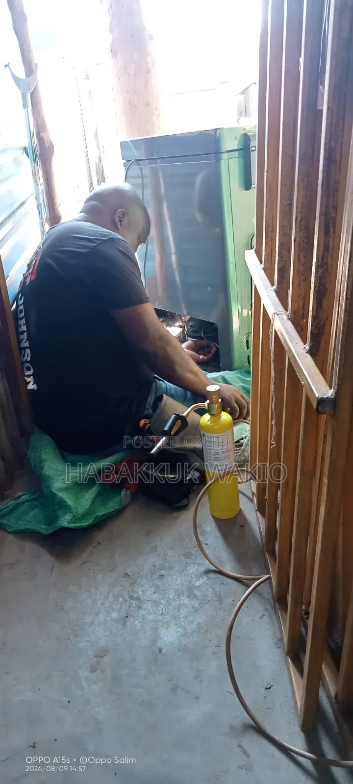 Fundi Wa Fridge = Refrigeration Technician