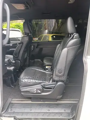 Toyota Esquire 2018 White