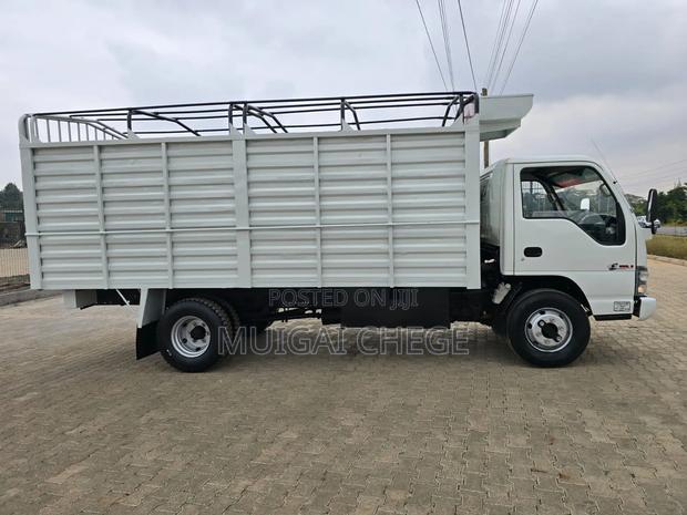 Isuzu NPR Local - thumbnail 6