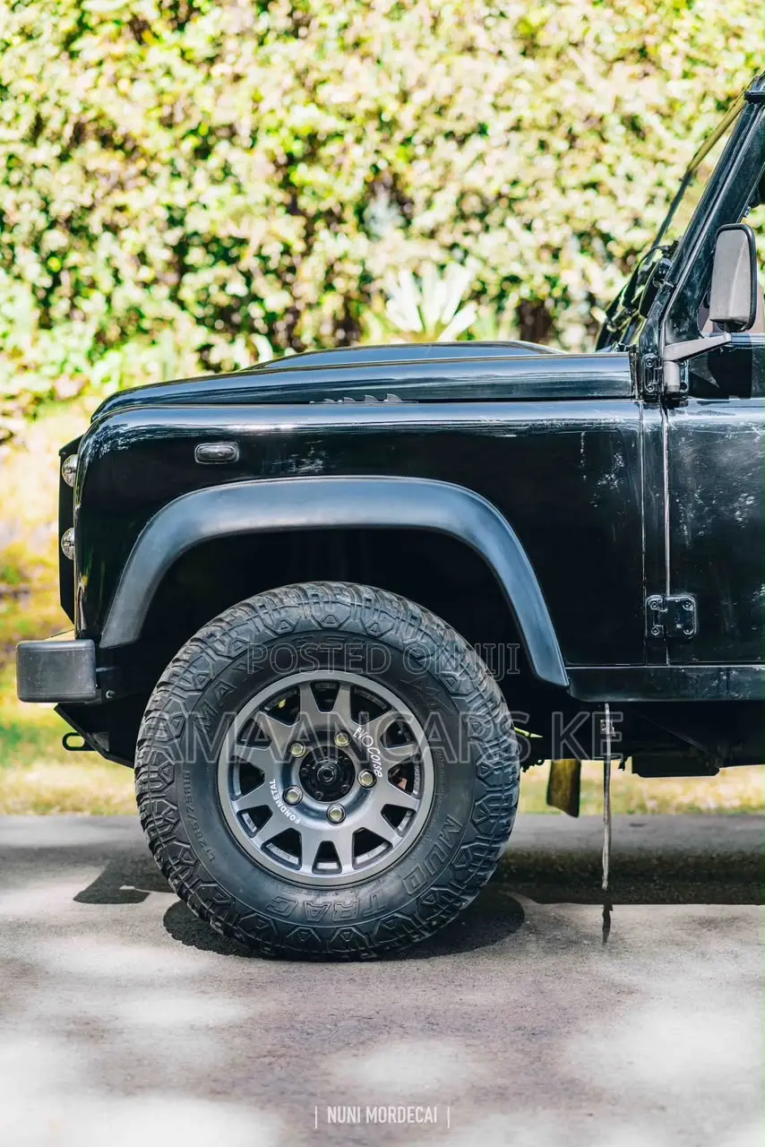 Land Rover Defender Puma 110 2.4 TD 2010 Black