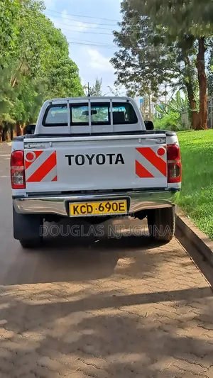 Toyota Hilux 2015 White